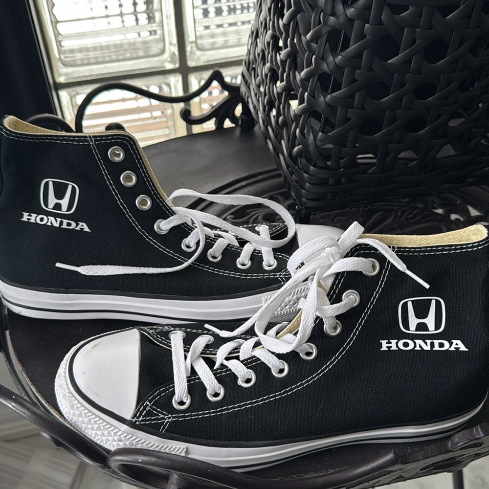 CONVERSE - Special Edition Honda Chuck Talyors - Picture 6 of 6